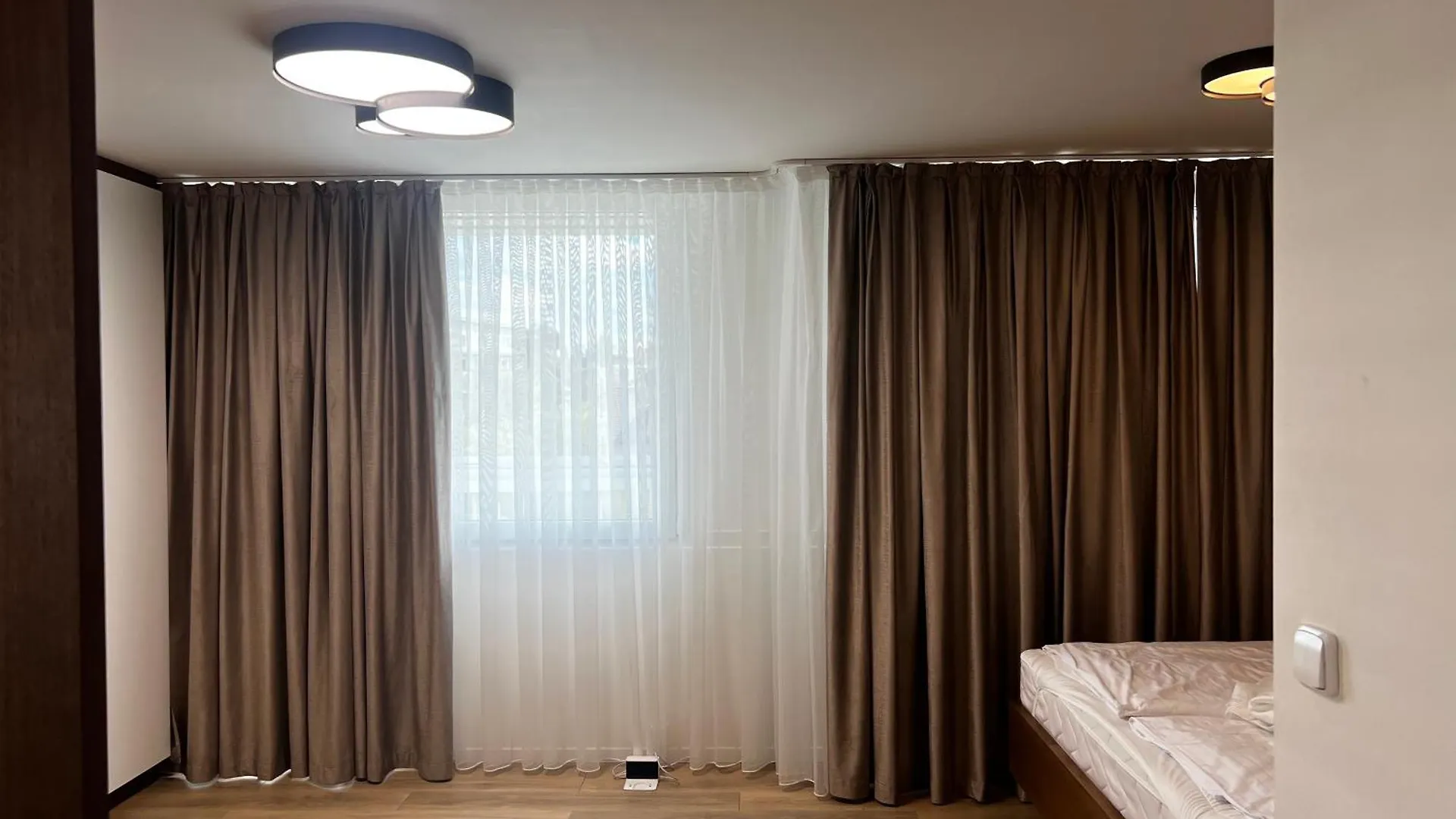 Apartament Prag 0*,